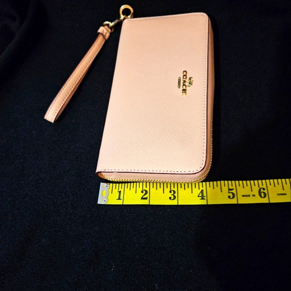 Coach Light Pink/Faded Blush Wristlet Wallet-Pebble Leather with Gold Hardware - Picture 5 of 9